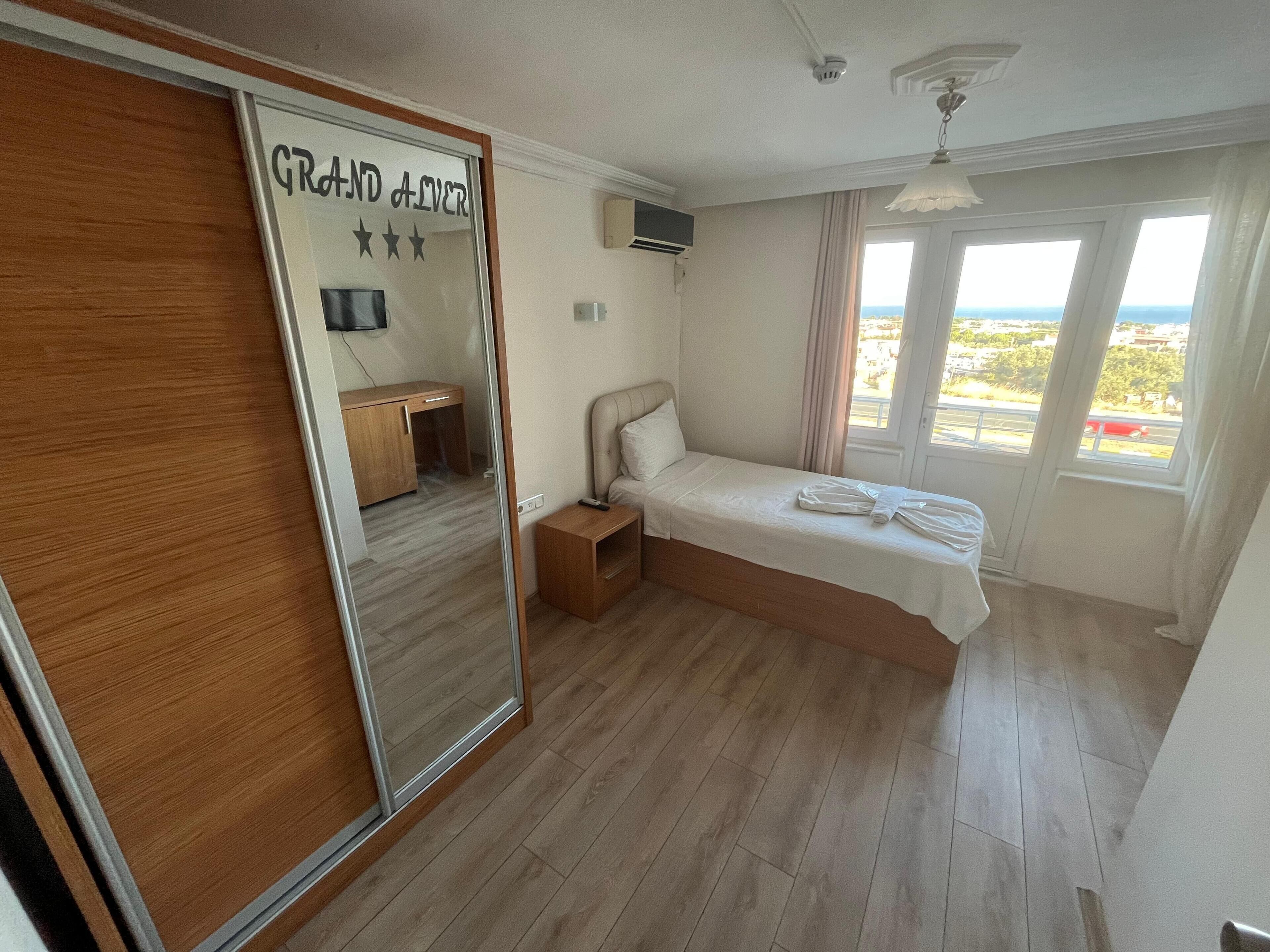 Standard enkelrum | Arbetsyta för laptop, gratis wi-fi och sängkläder