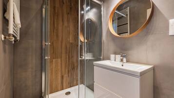 Studio, Balcony | Bathroom
