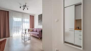 Studio, Balcony | Iron/ironing board, free WiFi
