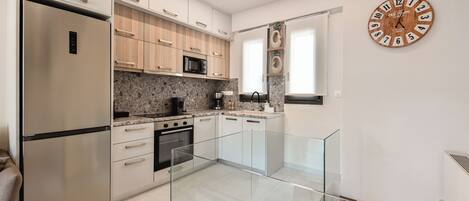 微波炉、烤箱、炉灶、洗碗机