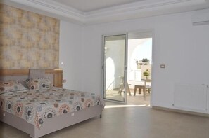 3 bedrooms, bed sheets