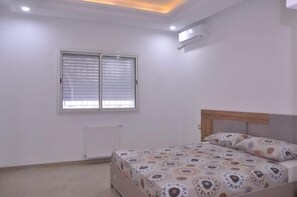 3 habitaciones y ropa de cama