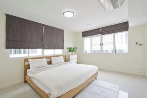 5 bedrooms, WiFi, bed sheets