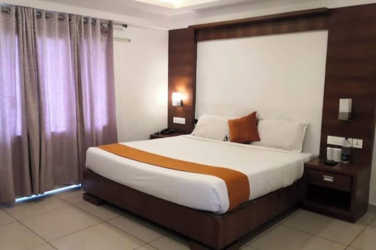 Deluxe Double Room | Desk, laptop workspace, free WiFi