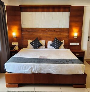 Deluxe Double Room | Desk, laptop workspace, free WiFi - MOUNT VALLEY RESORTS (Devikolam)