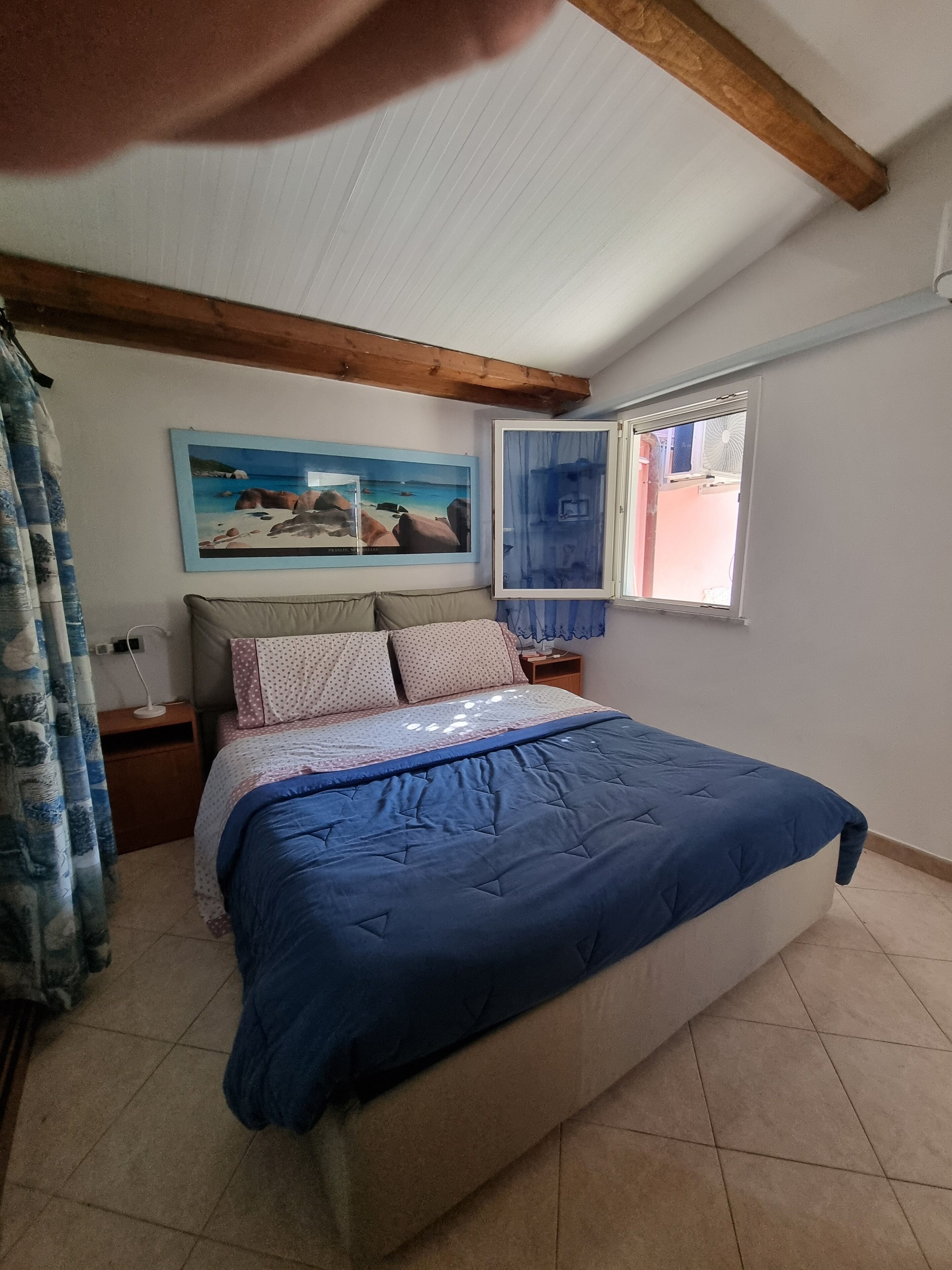 1 bedroom, bed sheets