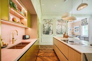 Private kitchen