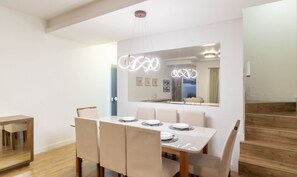 Basic Villa | Dining