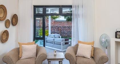 3-bedroom villa within delightful Harare just 10 minutes away from the airport