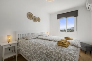 2 chambres, fer et planche à repasser, lit parapluie, Wi-Fi gratuit