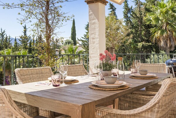 Outdoor dining - Golf Penthouse with private terrace, bbq and pools (Mijas)