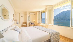 6 Schlafzimmer, Schreibtisch, Bügeleisen/Bügelbrett, Reisekinderbett