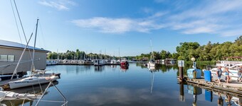 Mueritz Ferienhaus im Ferienpark direkt an der Werft, Wasser, Strand, Spielplatz