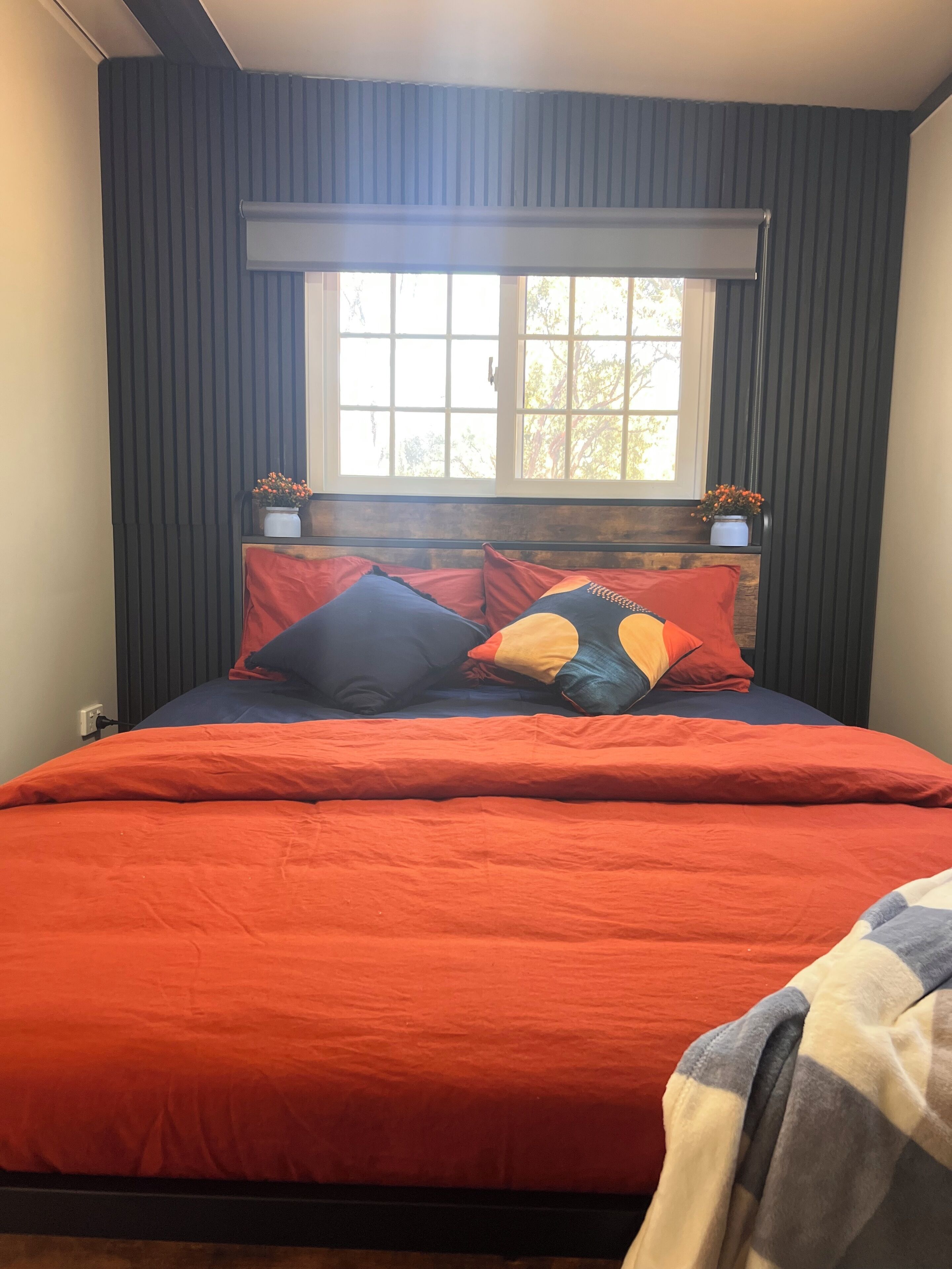 2 bedrooms, bed sheets