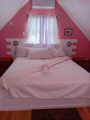 2 bedrooms, iron/ironing board, travel cot, free WiFi - Charming 2-bedroom house with AC, WiFi in brilliant Exuma (Exuma)