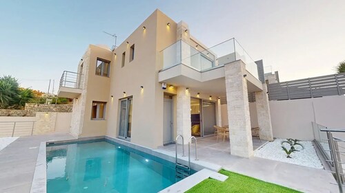 Cretan serenity Awaits: Elegant Mountain-View Villas with Private Pool