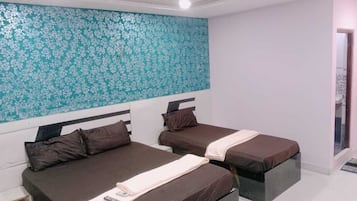 Deluxe Triple Room, City View | Free WiFi