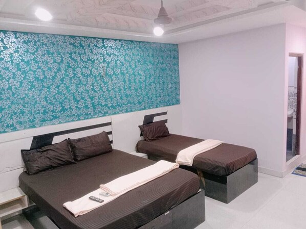 Deluxe Triple Room, City View | Free WiFi