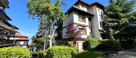 المنشأة من الخارج