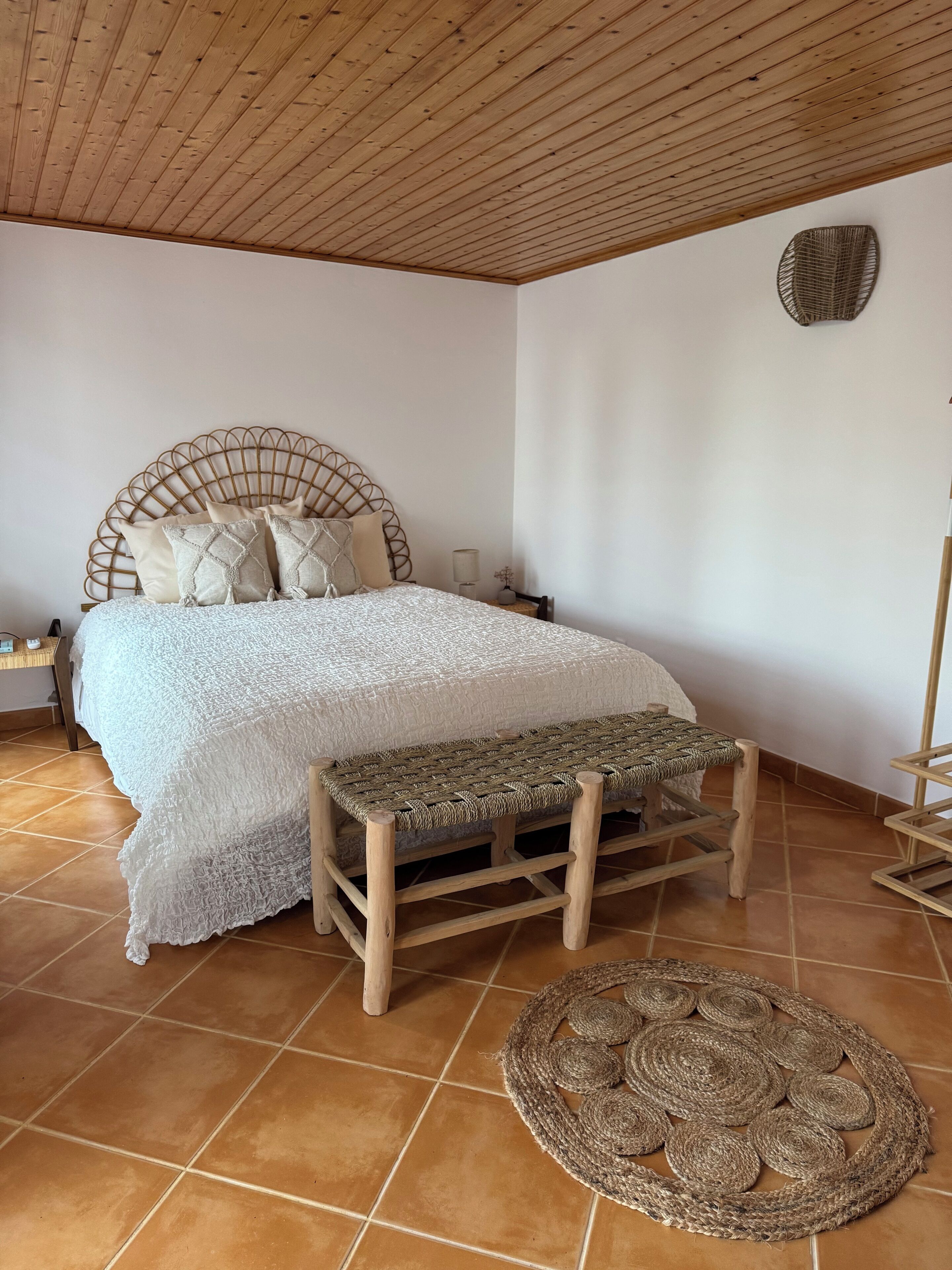 2 bedrooms, bed sheets