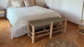 2 bedrooms, bed sheets