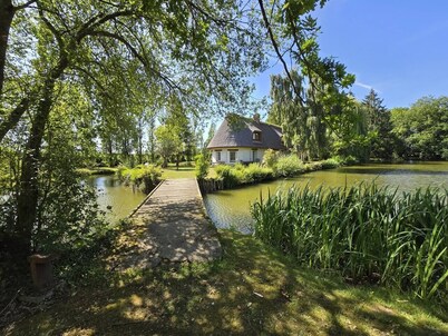 To complete, La chaumière sur l'île