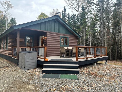 Cozy Up Cabin - Close to Downtown Rangeley