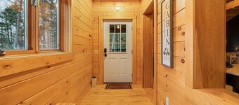 Cozy Up Cabin - Close to Downtown Rangeley