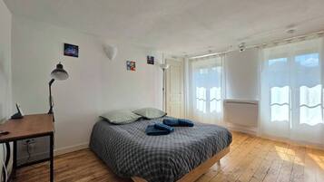 2 makuuhuonetta, silitysrauta/-lauta, Wi-Fi, vuodevaatteet