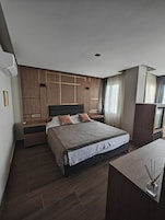 Habitación Deluxe doble | Espacio para trabajar con un portátil y wifi gratis