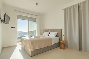 Fer et planche à repasser, Wi-Fi gratuit, draps fournis