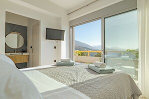 3 makuuhuonetta, silitysrauta/-lauta, ilmainen Wi-Fi, vuodevaatteet