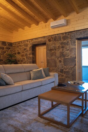 Televisie, boeken en een stereo