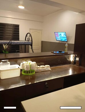 Interior - Parayno's transient Room in Marikina 2, Free NETFLIX/Centrally Located Place. (Marikina)