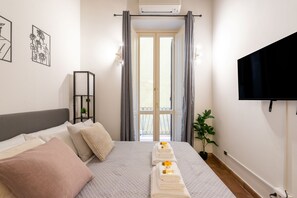 1 bedroom, iron/ironing board, travel cot, free WiFi