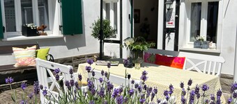 Comfortable living in the countryside. Central location in Marialinden, directly on the Way of St. James.