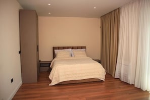 Elite Double Room, Balcony | Desk, free WiFi, bed sheets - Greco Boutique Hotel Shkoder (Shkoder)