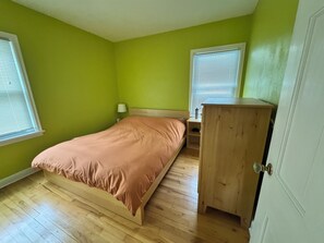 2 bedrooms, WiFi, bed sheets