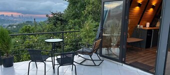 Charming 2-bedroom cottage in wonderful Views Khelvachauri with AC, WiFi