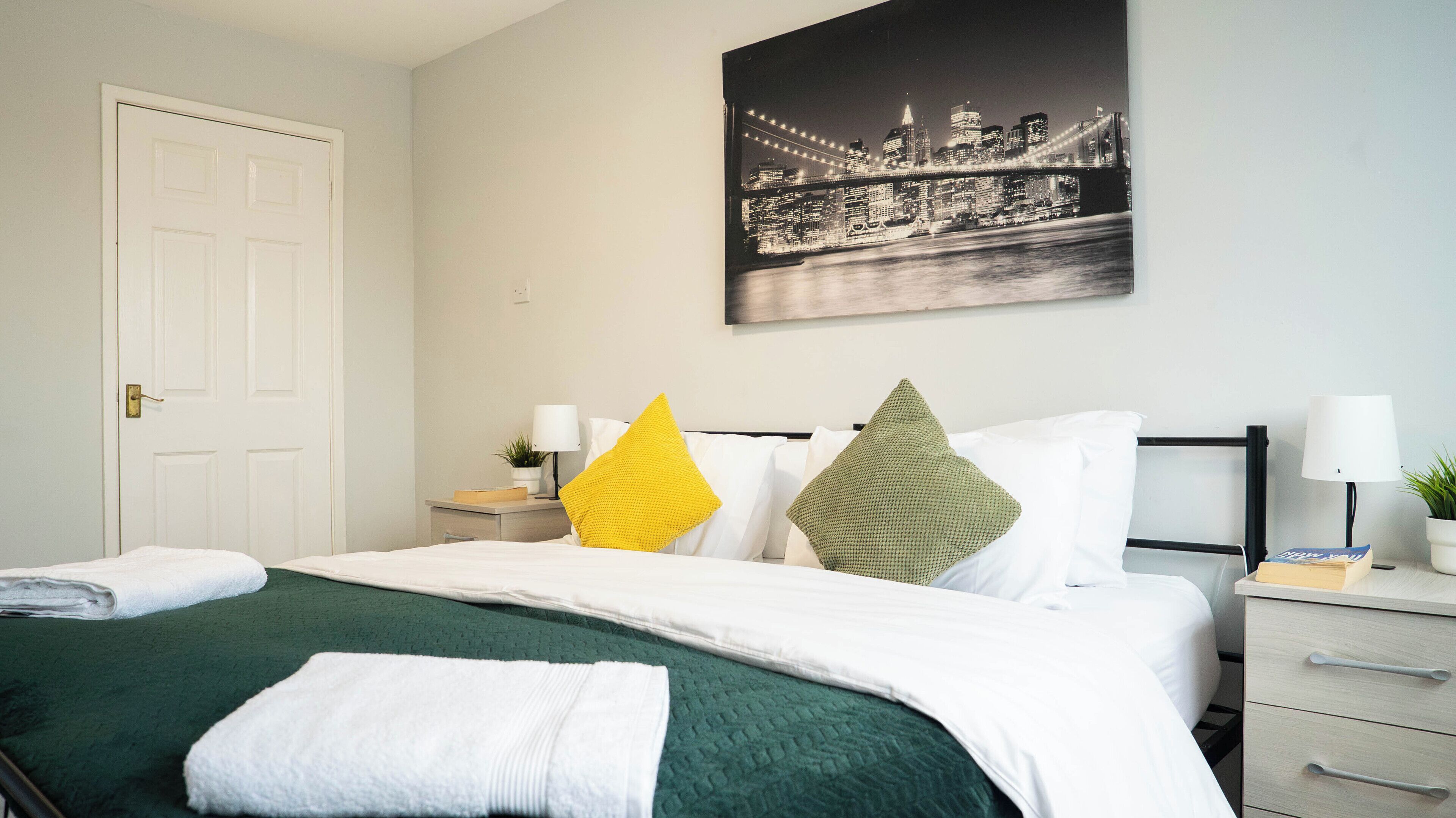 4 bedrooms, iron/ironing board, WiFi, bed sheets