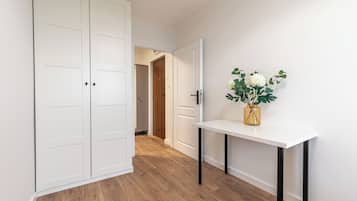 Apartment | Iron/ironing board, free WiFi