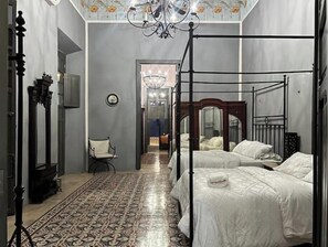 4 bedrooms, WiFi, bed sheets