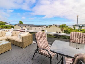 Outdoor dining - Ty Seren (New Quay)