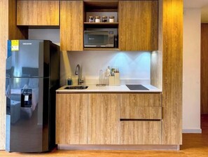 Kochgeschirr/Geschirr/Besteck