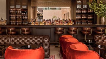 2 bars/lounges, rooftop bar