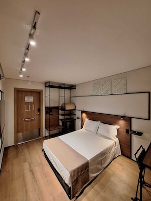 Chambre Standard, 1 lit double, accessible aux personnes à mobilité réduite