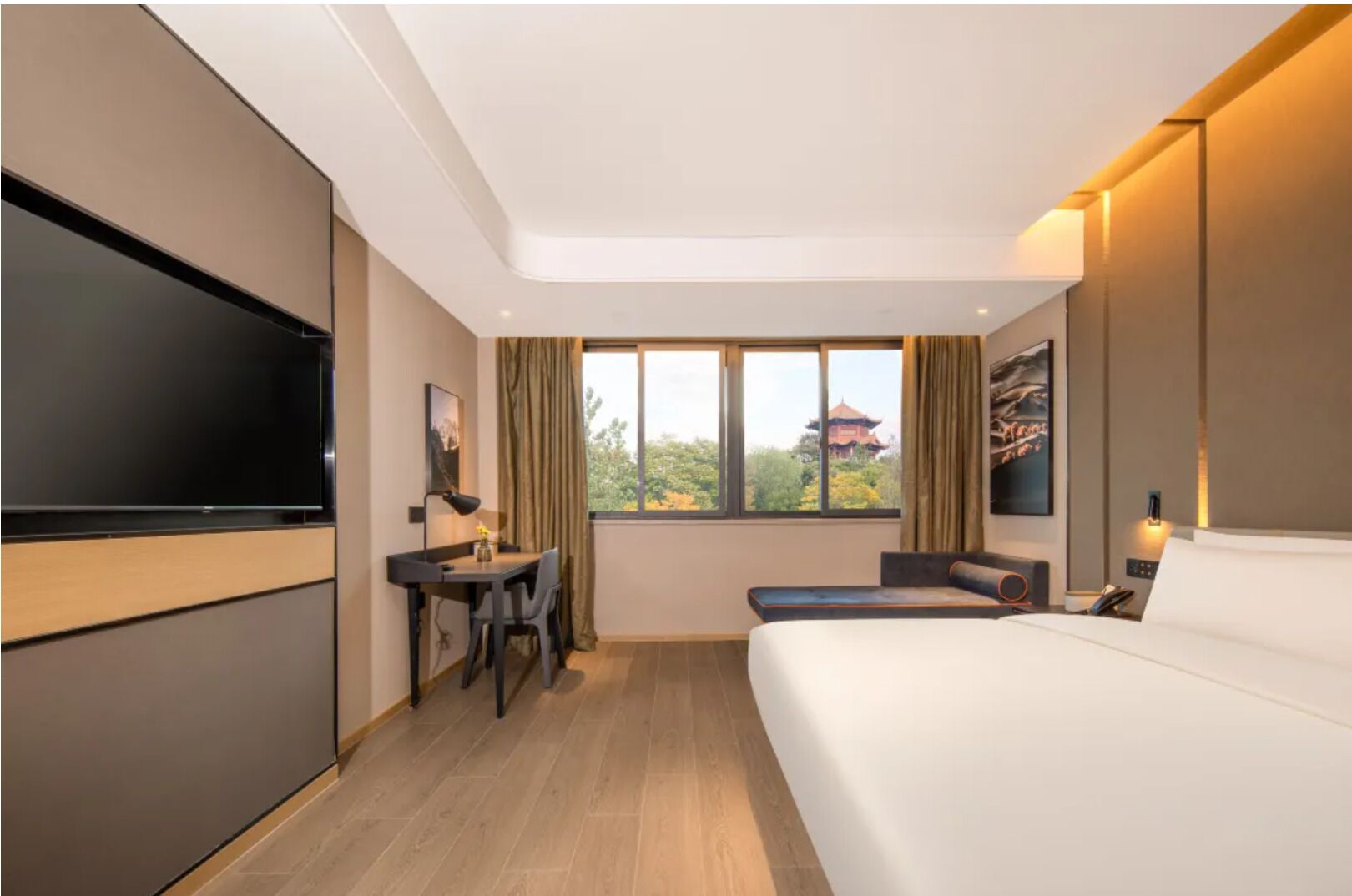 Chambre Deluxe, 1 très grand lit, côté jardin