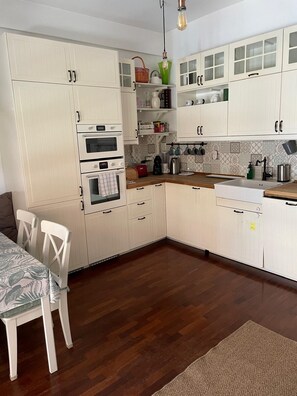 Microwave, oven, stovetop, dishwasher