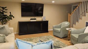 Télévision, cheminée