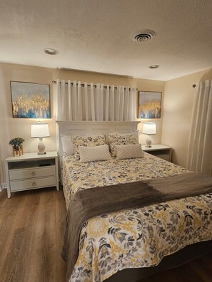 3 bedrooms, iron/ironing board, travel cot, WiFi